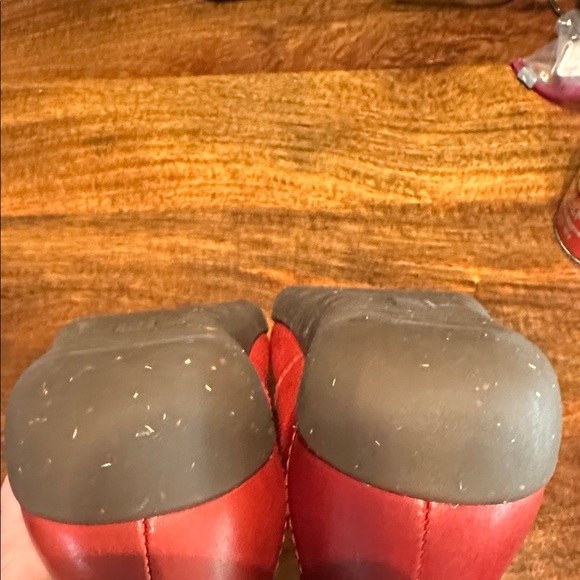 Clark’s red flat shoes great condition. Size 10 - Picture 5 of 7